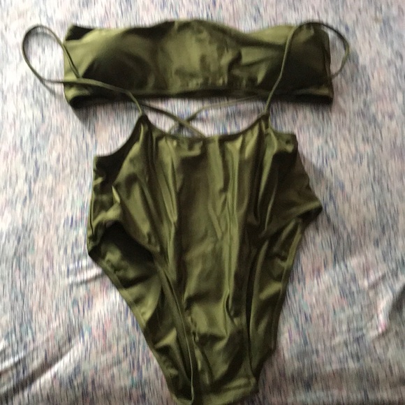 2piece - Picture 3 of 3